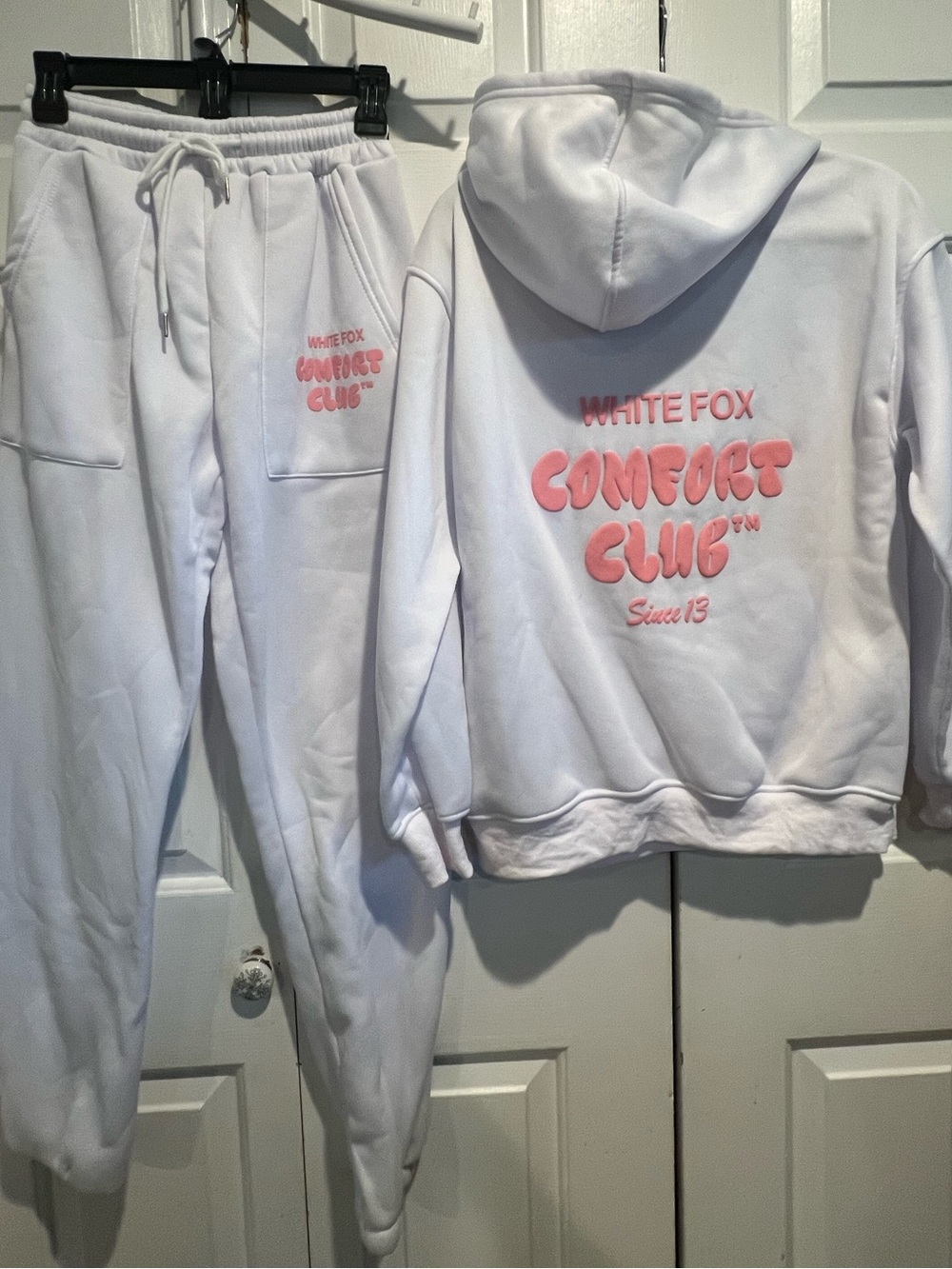 2 Pc Set 🩷 White 'Comfort Club' Jogger Bottoms w pockets  & Matching Hoodie